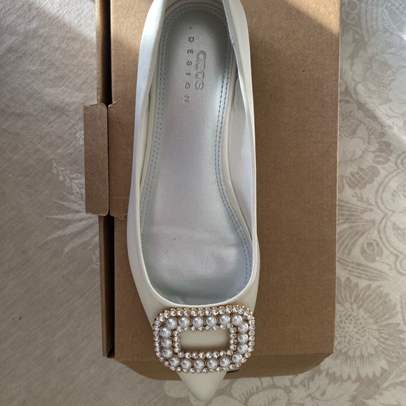 ASOS DESIGN Laura embellished pointed ballet flats in ivory satin - Picture 7 of 7